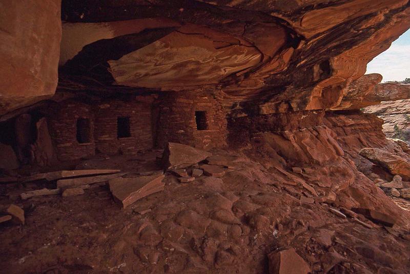 2001-04 Utah Trip 029 Ruins on Cedar Mesa.jpg